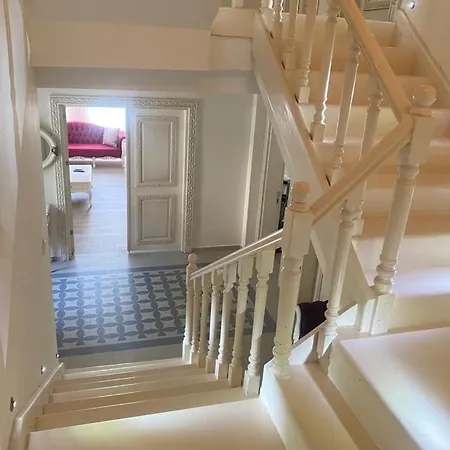 Dantella Villa *