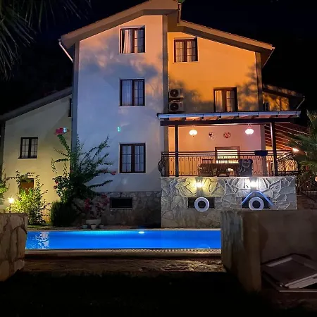 Dantella Villa *