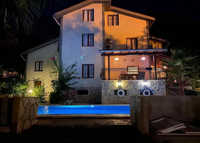 Dantella Villa *